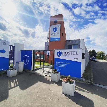 Hostel Hodonin Bagian luar foto
