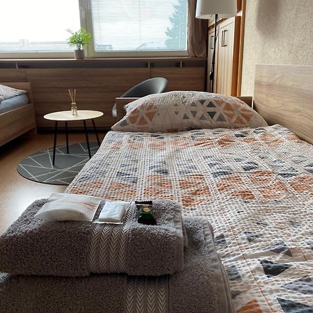 Hostel Hodonin Bagian luar foto