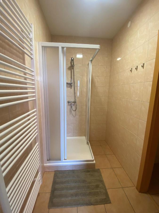 Hostel Hodonin Bagian luar foto