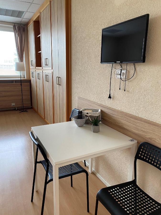 Hostel Hodonin Bagian luar foto