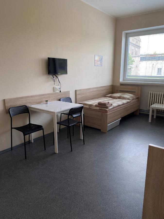 Hostel Hodonin Bagian luar foto