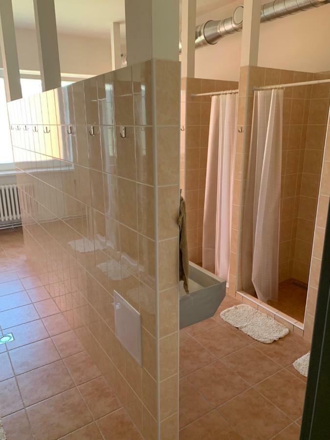 Hostel Hodonin Bagian luar foto